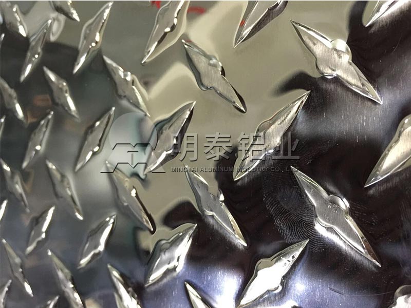 一条筋花纹精东影业传媒APP下载